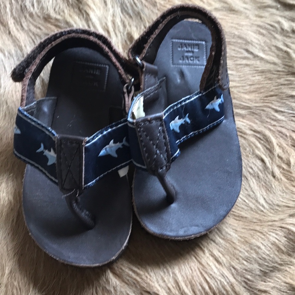 Size 5 Janie and jack toddler flip flops.